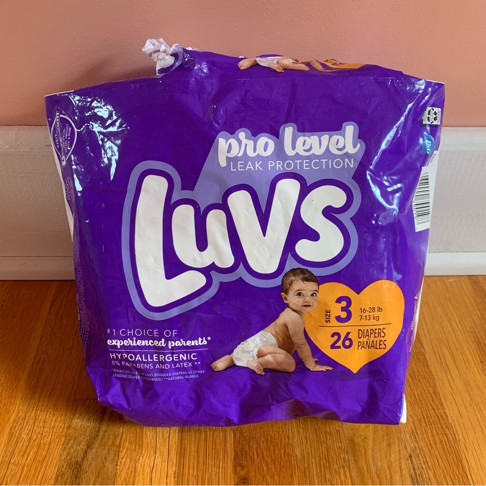 Lot of 12 Size 3 Luvs Diapers